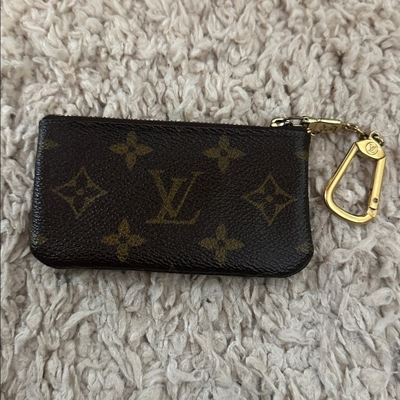 Louis Vuitton Black and Gold Monogram Cles - Picture 6 of 8